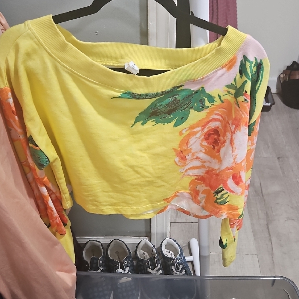 Yellow Floral Off-Shoulder Crop Top - Picture 3 of 4